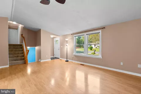 Living - 7871 Chestnut Leaf Rd, Severn, MD 21144 photo 2 of 3