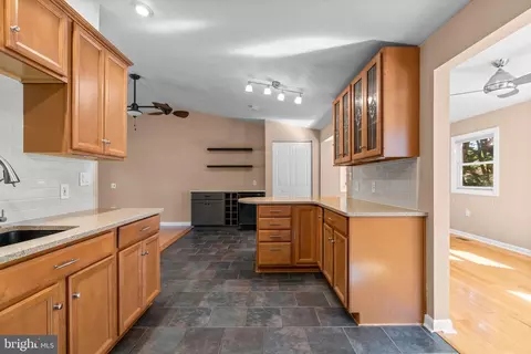 Kitchen - 7871 Chestnut Leaf Rd, Severn, MD 21144 photo 4 of 4