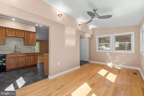 Entry Way - 7871 Chestnut Leaf Rd, Severn, MD 21144 photo 2 of 3