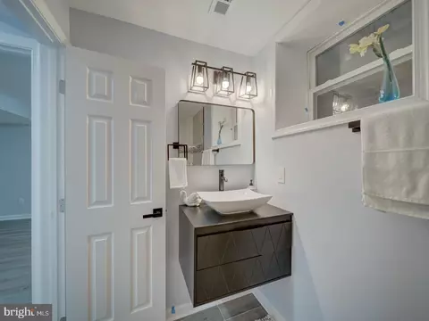 Bath - 5463 Sands Rd, Lothian, MD 20711 photo 4 of 4