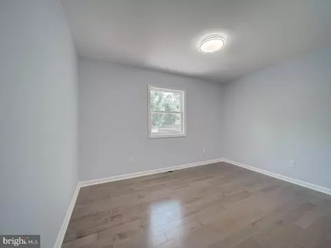 Bedroom - 5463 Sands Rd, Lothian, MD 20711 photo 7 of 11
