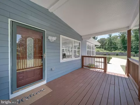 Exterior - 5463 Sands Rd, Lothian, MD 20711 photo 2 of 5