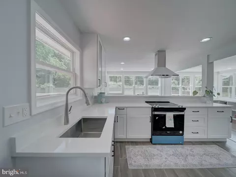 Kitchen - 5463 Sands Rd, Lothian, MD 20711 photo 3 of 5