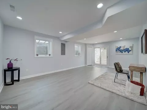 Living - 5463 Sands Rd, Lothian, MD 20711 photo 3 of 5