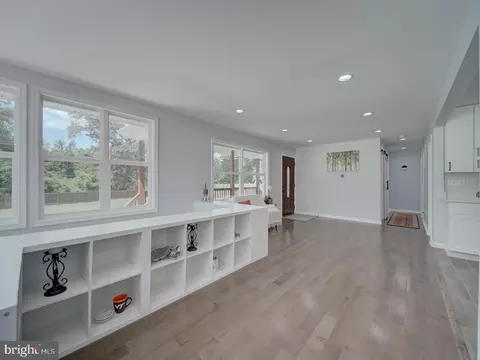 Living - 5463 Sands Rd, Lothian, MD 20711 photo 1 of 5
