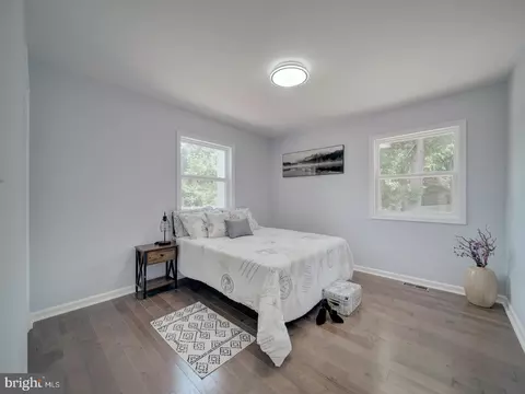 Bedroom - 5463 Sands Rd, Lothian, MD 20711 photo 4 of 11
