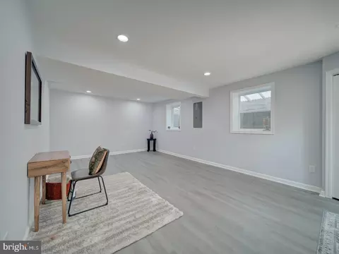 Living - 5463 Sands Rd, Lothian, MD 20711 photo 5 of 5