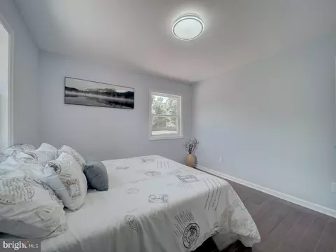 Bedroom - 5463 Sands Rd, Lothian, MD 20711 photo 6 of 11