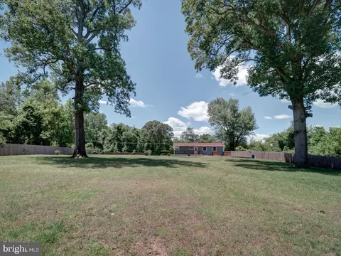 Exterior - 5463 Sands Rd, Lothian, MD 20711 photo 4 of 5