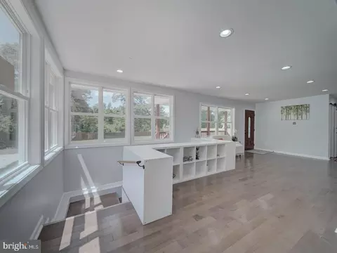 Living - 5463 Sands Rd, Lothian, MD 20711 photo 2 of 5