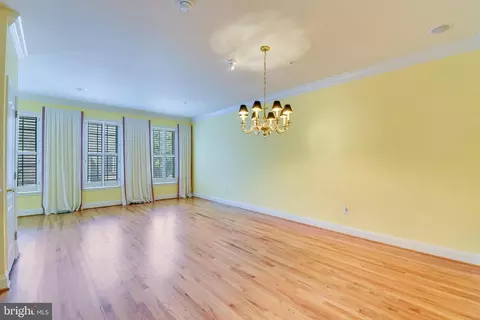Living - 724 Rusack Ct #50, Arnold, MD 21012 photo 3 of 8