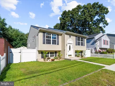 Exterior - 8016 Catherine Ave, Pasadena, MD 21122 photo 3 of 14
