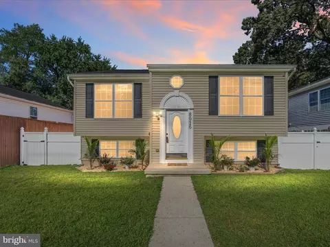 8016 Catherine Ave, Pasadena, MD 21122