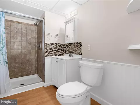 Bath - 8016 Catherine Ave, Pasadena, MD 21122 photo 1 of 4