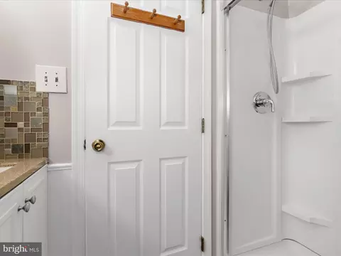 Bath - 8016 Catherine Ave, Pasadena, MD 21122 photo 4 of 4