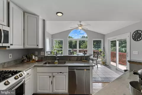 1353 Ridge Commons Blvd, Hanover, MD 21076 photo 6