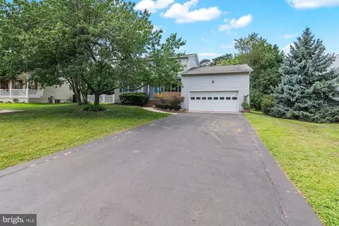 Exterior - 7902 Red Globe Ct, Severn, MD 21144 photo 4 of 7