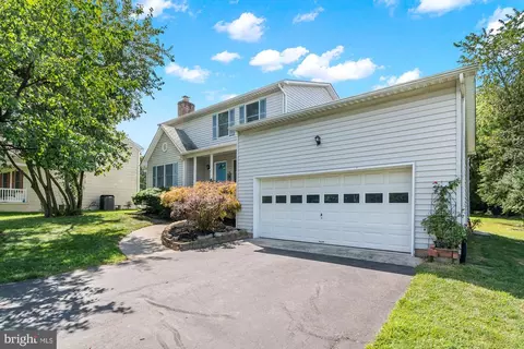Exterior - 7902 Red Globe Ct, Severn, MD 21144 photo 3 of 7