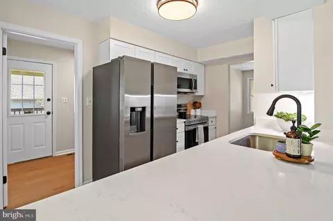 Kitchen - 7902 Red Globe Ct, Severn, MD 21144 photo 4 of 5