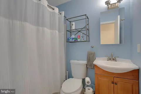 Bath - 3033 Marlin Dr, Riva, MD 21140 photo 1 of 4