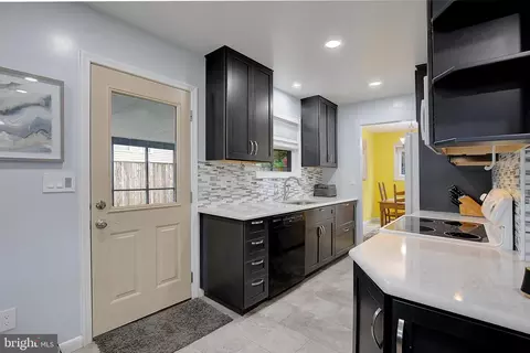 Kitchen - 3033 Marlin Dr, Riva, MD 21140 photo 2 of 6