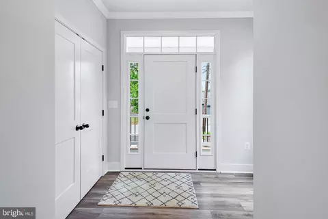 Entry Way - 404 Paradise Rd, Riva, MD 21140 photo 2 of 7