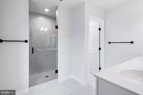 Entry Way - 404 Paradise Rd, Riva, MD 21140 photo 6 of 7