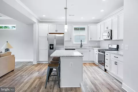 Kitchen - 404 Paradise Rd, Riva, MD 21140 photo 3 of 6