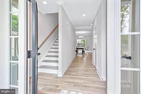 Entry Way - 404 Paradise Rd, Riva, MD 21140 photo 1 of 7