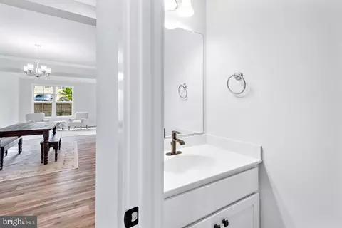 Entry Way - 404 Paradise Rd, Riva, MD 21140 photo 5 of 7