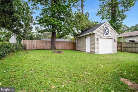 Exterior - 623 Laurel Dr, Pasadena, MD 21122 photo 4 of 5