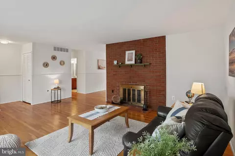 Living - 331 Old Line Ave, Laurel, MD 20724 photo 3 of 4