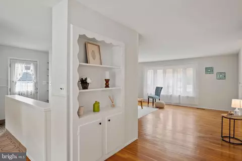 Entry Way - 331 Old Line Ave, Laurel, MD 20724 photo 1 of 2