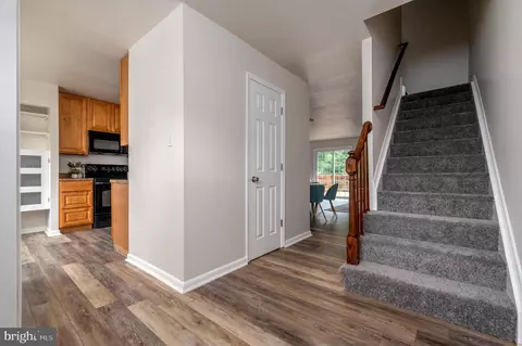 Entry Way - 2040 Forest Hill Ln, Crofton, MD 21114 photo 2 of 4