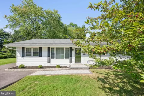 Exterior - 3908 Alberta Ave, Pasadena, MD 21122 photo 1 of 4