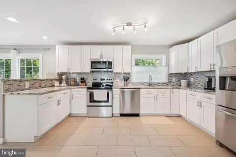 Kitchen - 3908 Alberta Ave, Pasadena, MD 21122 photo 1 of 2
