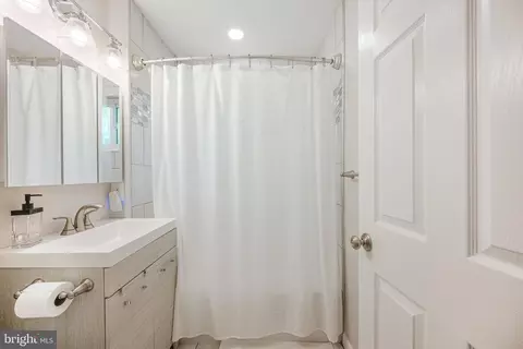 Bath - 3908 Alberta Ave, Pasadena, MD 21122 photo 2 of 2