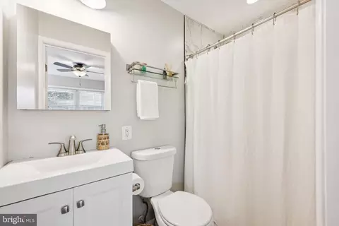 Bath - 3908 Alberta Ave, Pasadena, MD 21122 photo 1 of 2