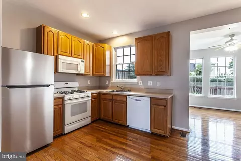 7550 Moraine Dr, Hanover, MD 21076 photo 2