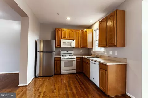 7550 Moraine Dr, Hanover, MD 21076 photo 3