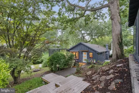 25 Pennsylvania Ave, Edgewater, MD 21037