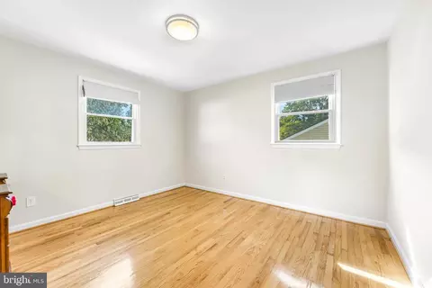 586 Forest View Rd, Linthicum Heights, MD 21090 photo 17