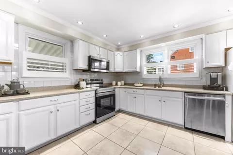 586 Forest View Rd, Linthicum Heights, MD 21090 photo 8