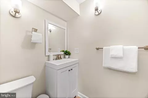 586 Forest View Rd, Linthicum Heights, MD 21090 photo 24