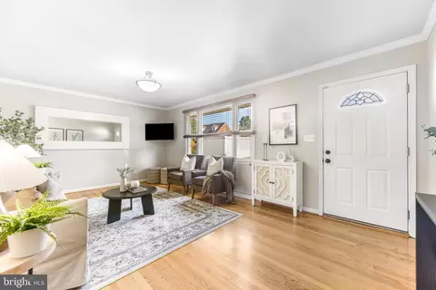 586 Forest View Rd, Linthicum Heights, MD 21090 photo 5
