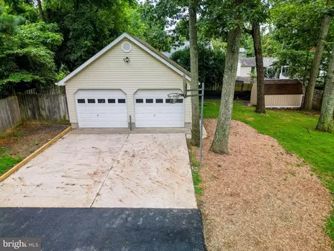 Exterior - 667 C St, Pasadena, MD 21122 photo 11 of 14