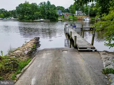 Exterior - 667 C St, Pasadena, MD 21122 photo 14 of 14
