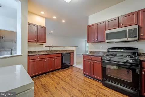 8611 Willow Leaf Ln, Odenton, MD 21113 photo 9