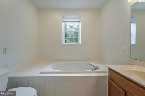 8611 Willow Leaf Ln, Odenton, MD 21113 photo 16