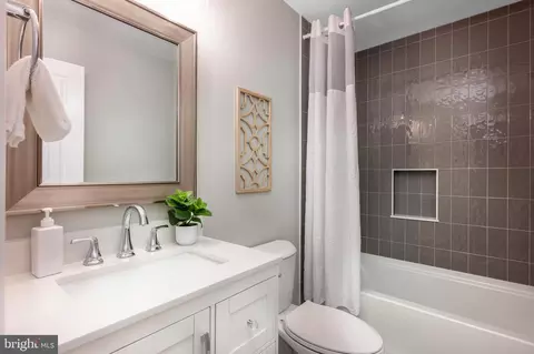 Bath - 7858 Tick Neck Rd, Pasadena, MD 21122 photo 1 of 2